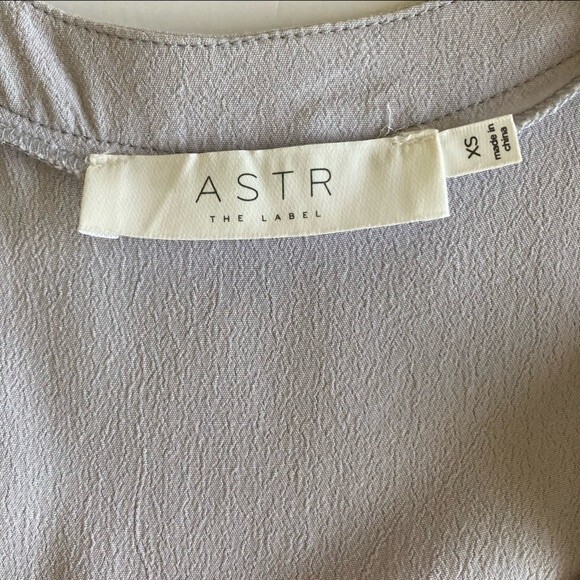 ASTR the Label Ruffle Tie Front Lilac Romper XS - Picture 5 of 16